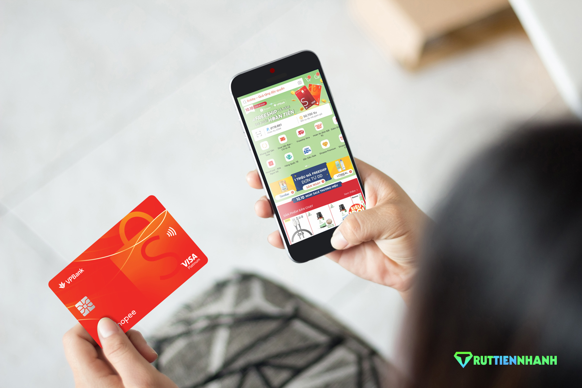 Phí giao dịch khi rút tiền thẻ tín dụng VPBank Shopee có cao không?