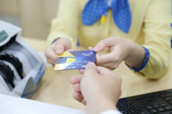 Lưu ý khi rút tiền từ thẻ tín dụng PVcomBank