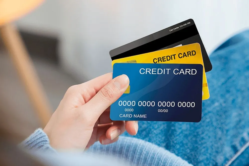 Cách rút tiền mặt từ thẻ tín dụng FE Credit tại quầy giao dịch ngân hàng liên kết