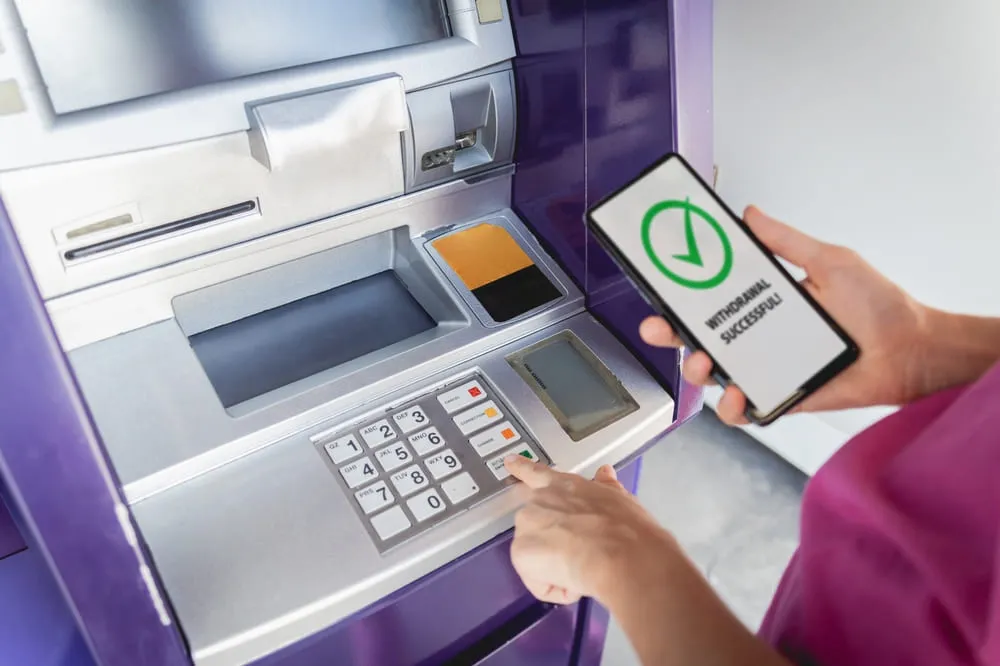 Rút tiền ATM là phương thức đơn giản nhất để rút tiền thẻ tín dụng